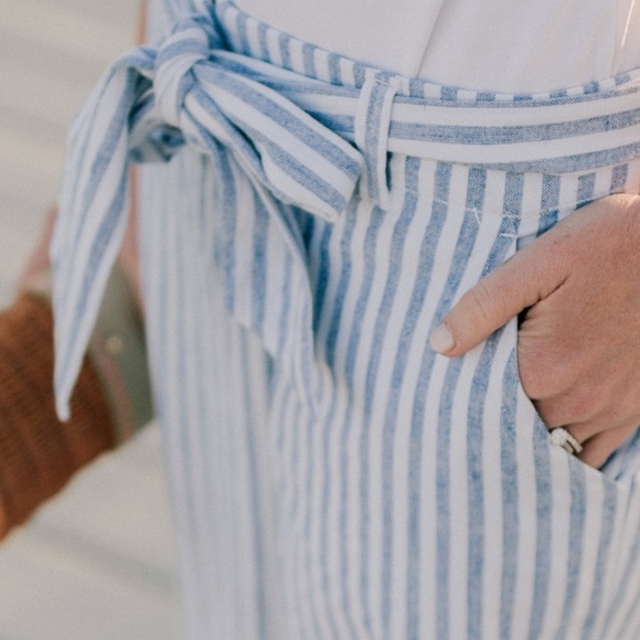 Vineyard Vines Catamaran Tie Waist Cropped Pants - Picture 5 of 13